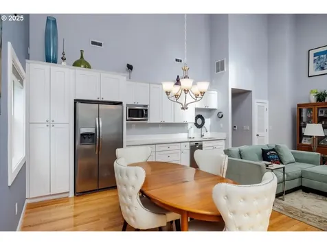 4905 NW Kahneeta Court Portland OR 97229
