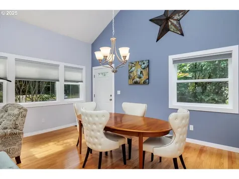 4905 NW Kahneeta Court Portland OR 97229