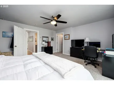 4905 NW Kahneeta Court Portland OR 97229