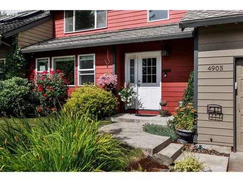 4905 NW Kahneeta Court Portland OR 97229