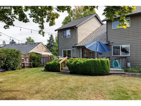4905 NW Kahneeta Court Portland OR 97229