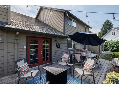 4905 NW Kahneeta Court Portland OR 97229