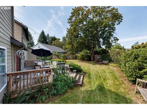 4905 NW Kahneeta Court Portland OR 97229