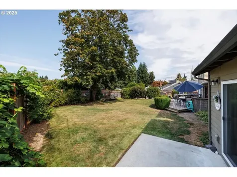 4905 NW Kahneeta Court Portland OR 97229
