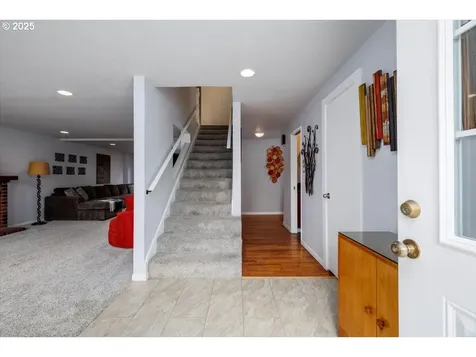 4905 NW Kahneeta Court Portland OR 97229