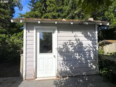 932 Seagate Avenue Coos Bay OR 97420