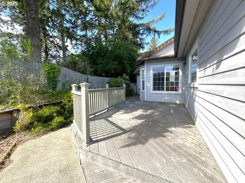 932 Seagate Avenue Coos Bay OR 97420