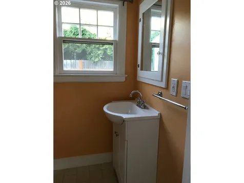 119 Wesley (605 Miller) Street Silverton OR 97381