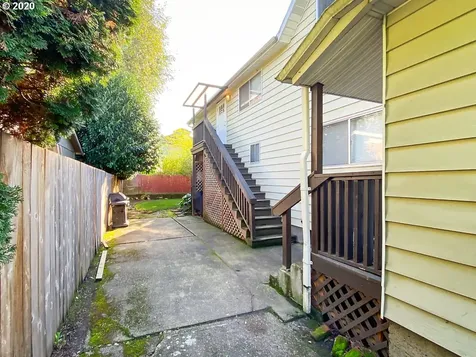 1414 SE Lambert Street Portland OR 97202