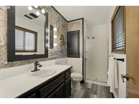 18735 NE Wasco Court Portland OR 97230