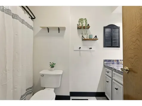 18735 NE Wasco Court Portland OR 97230