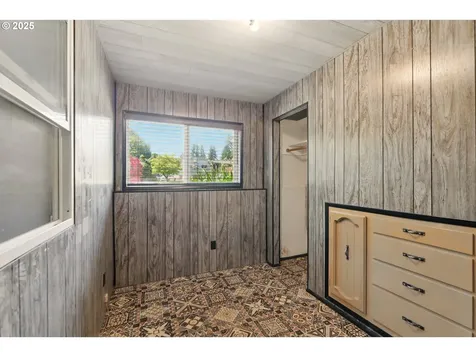 18735 NE Wasco Court Portland OR 97230