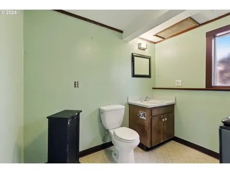 18735 NE Wasco Court Portland OR 97230