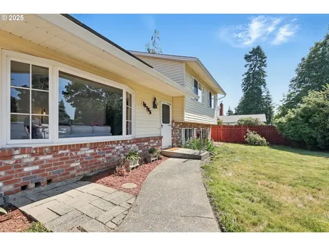 18735 NE Wasco Court Portland OR 97230