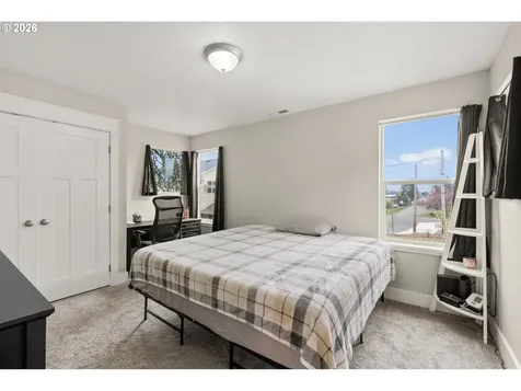 630 S 10th Street Creswell OR 97426
