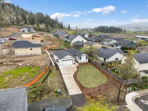 630 S 10th Street Creswell OR 97426