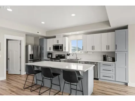 630 S 10th Street Creswell OR 97426