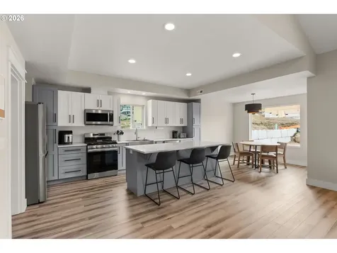 630 S 10th Street Creswell OR 97426