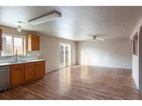2464 Blue Jay Street Umatilla OR 97882