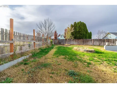 2464 Blue Jay Street Umatilla OR 97882