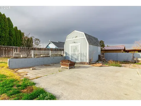 2464 Blue Jay Street Umatilla OR 97882