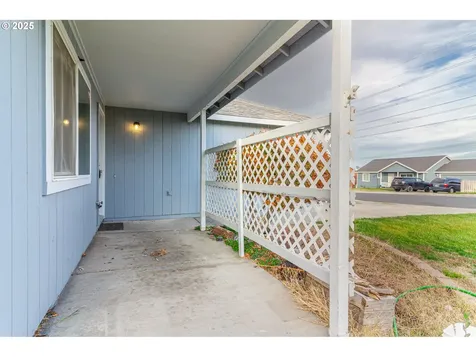 2464 Blue Jay Street Umatilla OR 97882