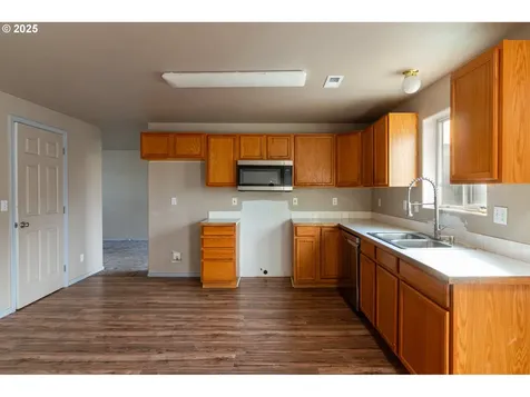 2464 Blue Jay Street Umatilla OR 97882