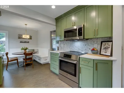 1814 NE Ainsworth Street Portland OR 97211