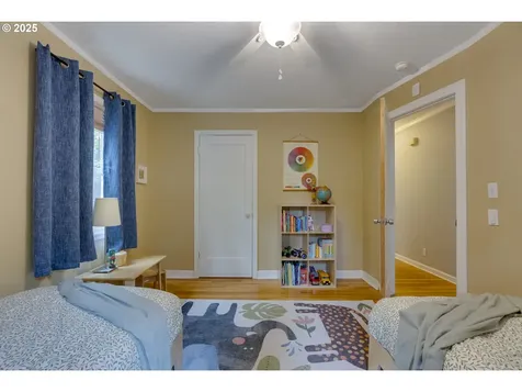 1814 NE Ainsworth Street Portland OR 97211