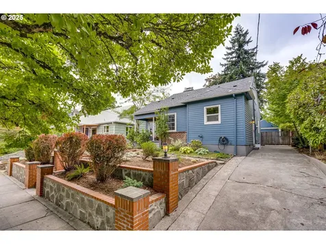 1814 NE Ainsworth Street Portland OR 97211