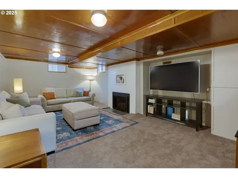 1814 NE Ainsworth Street Portland OR 97211