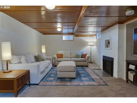 1814 NE Ainsworth Street Portland OR 97211