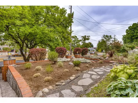 1814 NE Ainsworth Street Portland OR 97211