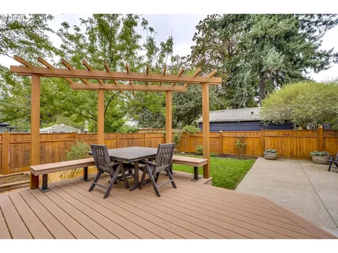 1814 NE Ainsworth Street Portland OR 97211