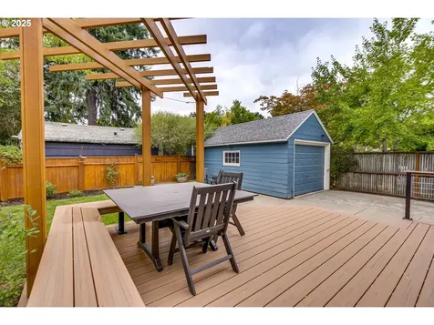 1814 NE Ainsworth Street Portland OR 97211