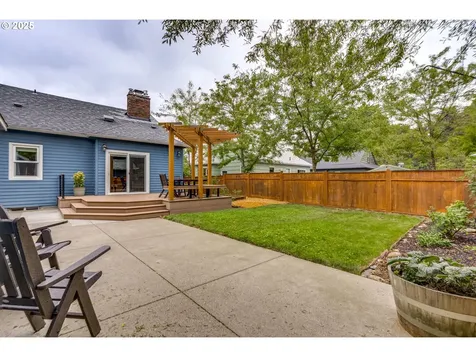 1814 NE Ainsworth Street Portland OR 97211