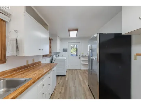 2297 NE Vine Street Roseburg OR 97470
