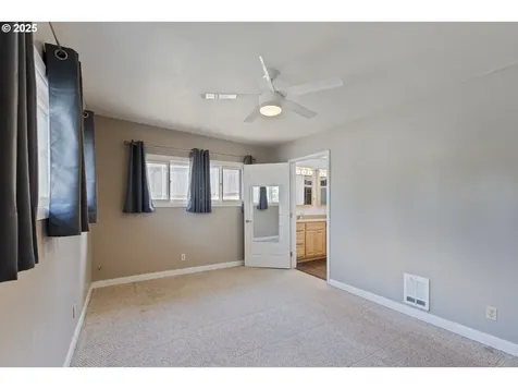 2297 NE Vine Street Roseburg OR 97470