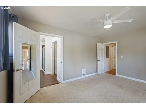 2297 NE Vine Street Roseburg OR 97470