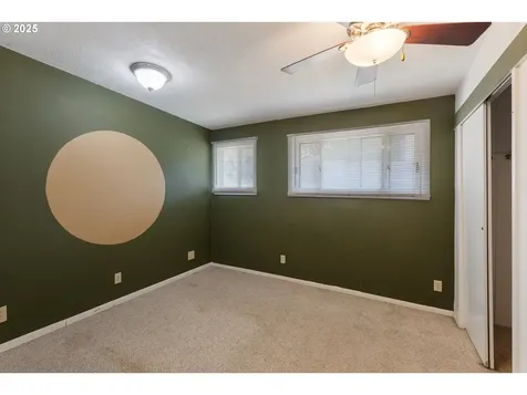 2297 NE Vine Street Roseburg OR 97470