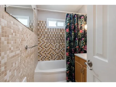 2297 NE Vine Street Roseburg OR 97470