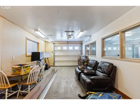2297 NE Vine Street Roseburg OR 97470