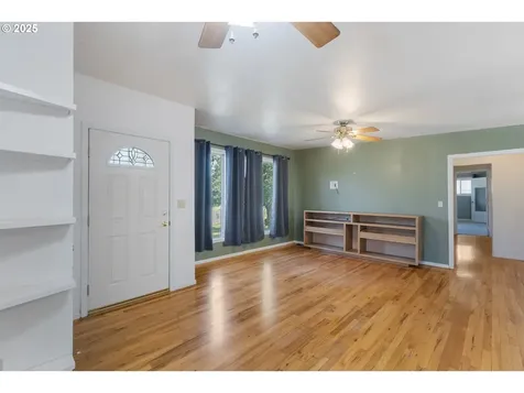 2297 NE Vine Street Roseburg OR 97470