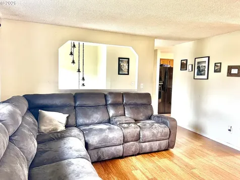 2632 NE 7th Court Gresham OR 97030