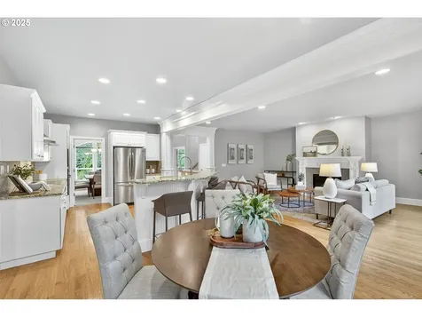 7169 SW Ash Creek Court Portland OR 97223