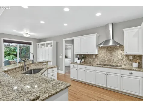 7169 SW Ash Creek Court Portland OR 97223