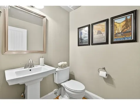 7169 SW Ash Creek Court Portland OR 97223