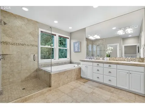7169 SW Ash Creek Court Portland OR 97223