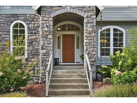 7169 SW Ash Creek Court Portland OR 97223