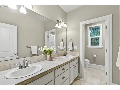 7169 SW Ash Creek Court Portland OR 97223
